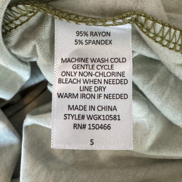 Market & Spruce V-Neck Short Sleeve T-Shirt Green NWT Size Small Soft - Picture 7 of 7